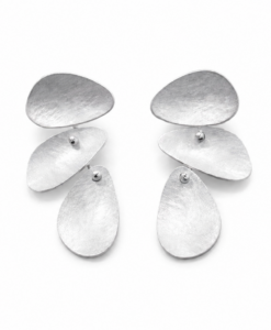 Small composite earrings in silver. Musclus Collection