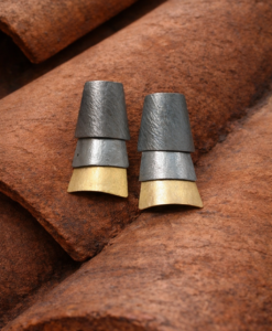 Pendientes en Plata Oxid y Oro. Colección Tejas