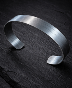 Brazalete en Plata Oxidada.