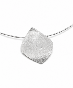 Colgante en Plata. Colección Flor de Loto