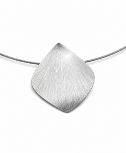 Colgante en Plata. Colección Flor de Loto