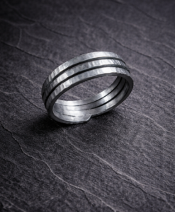 Anillo en Plata Oxidada.