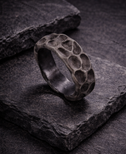 Anillo en Plata Oxidada.