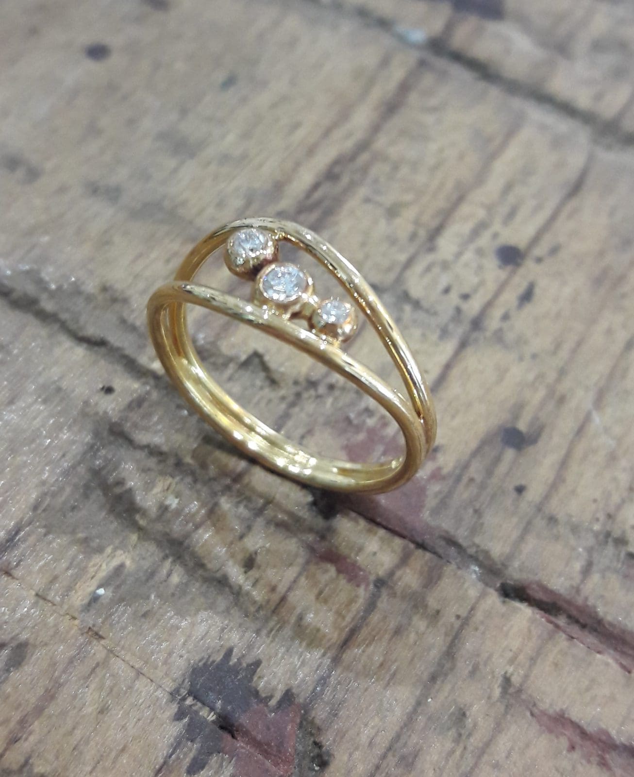 Gold and Diamonds Ring – Abril Ribera